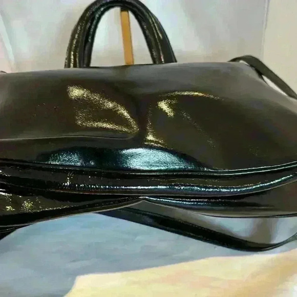 Kate Spade Black Tote w/Shoulder Strap Like New - Picture 5 of 6